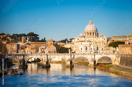 tiber-i-katedra-swietego-piotra-w-rzymie