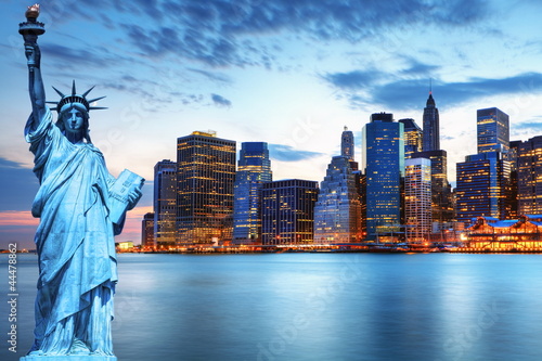 Fototapeta na wymiar Manhattan et statue de la Liberté, New York.