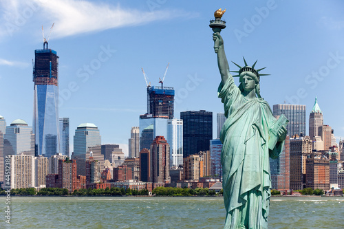 Plakat na papierze fotorealistycznym Nowy Jork - manhattan i Statua Wolności