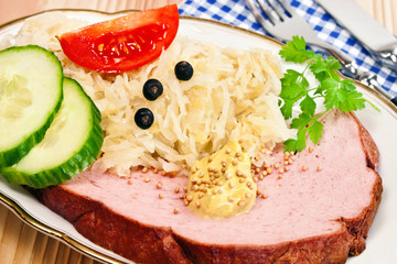 Leberkäse und Sauerkraut