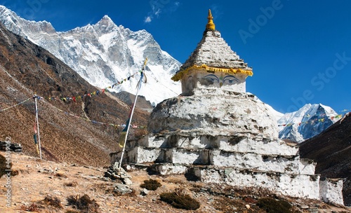 Obraz na płótnie canvas dwuczęściowy "dyptyk" Buddyjska stupa z mount lhotse - droga do obozu bazowego Everest