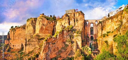 Fotoboard na płycie Panoramiczny widok miasta ronda o zachodzie słońca, andaluzja, hiszpania