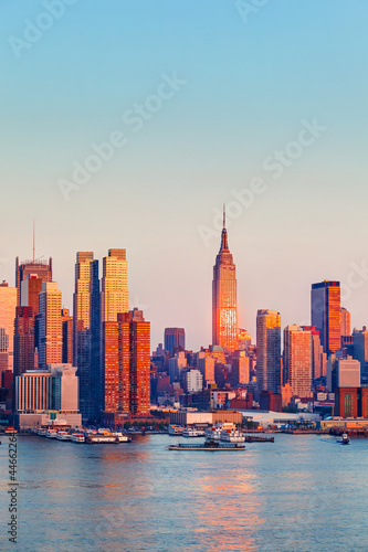 Naklejka samoprzylepna Manhattan o zachodzie słońca