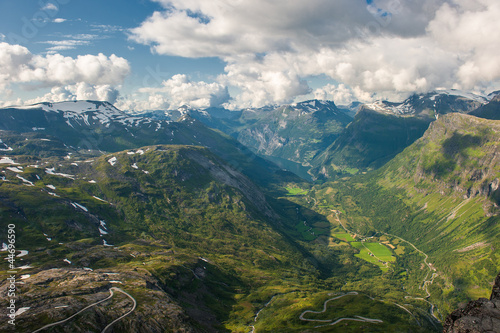 Board z aluminiowym obramowaniem Fiord geiranger, widok z góry dalsnibba, norwegia