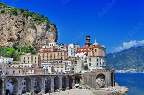 Plakat na papierze fotorealistycznym Malarskie wybrzeże Amalfi, wioska atrani. 
