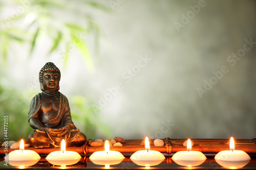 Plakat na papierze fotorealistycznym Budda i świece