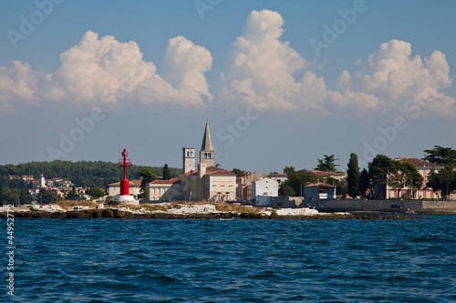 Board z aluminiowym obramowaniem Adriatic coast porec chorwacja - chorwacja kościół