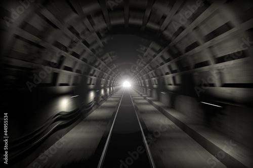 Board z aluminiowym obramowaniem Tunel metra. 