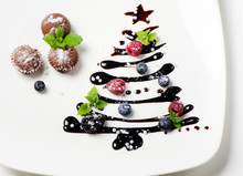 Cupcakes  And Sweet  Christmas Tree With Berries