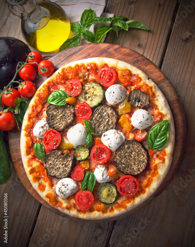 Board z aluminiowym obramowaniem Wegetariańska pizza - pizza vegetariana