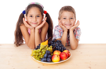 Wall Mural - Kids with plate of fruit