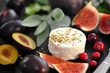 © photocrew - Käse, Obst
