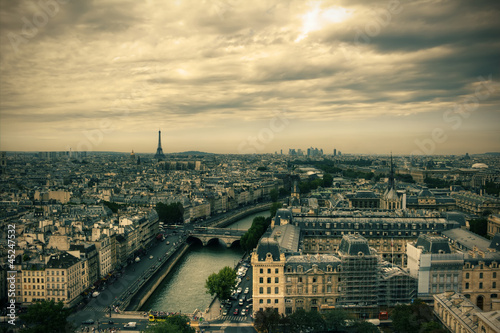 Board z aluminiowym obramowaniem Widok na panoramę Paryża z Notre Dame de Paris