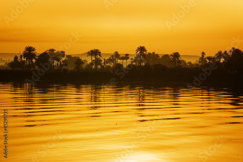 Board z aluminiowym obramowaniem Zmierzch Nile