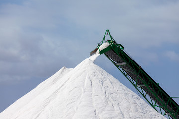 Extraction of salt