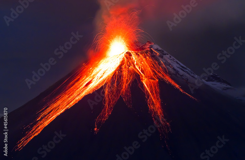 Cuadros en Lienzo Close up volcano eruption (Tungurahua)