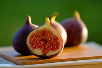 Wall Mural - Autumn garden - ripe fig fruits