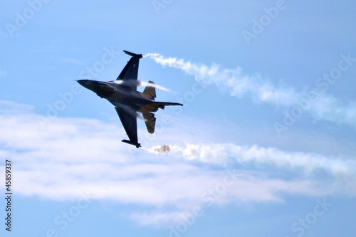 Board z aluminiowym obramowaniem F-16 kondensacja powietrza