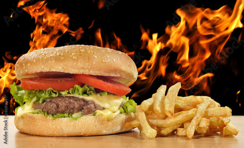 Board z aluminiowym obramowaniem Grill na bazie hamburgerów.