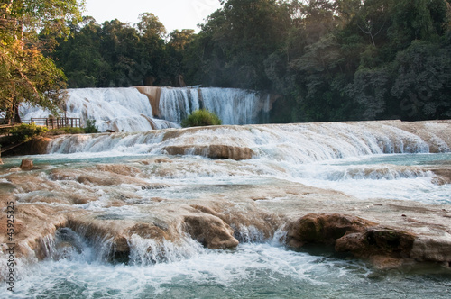 Naklejka samoprzylepna Wodospady niebieskiej wody, Chiapas (Meksyk)