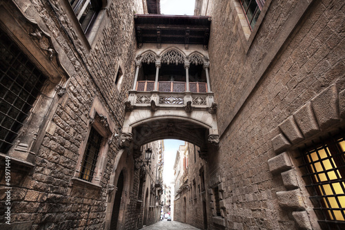 calle-del-obispo-bishop-street-hiszpania-barcelona