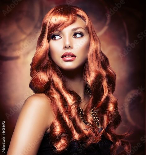 Naklejka - mata magnetyczna na lodówkę Beautiful Girl With Healthy Long Red Hair