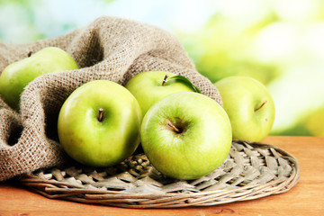 Poster - Ripe green apples with leaves