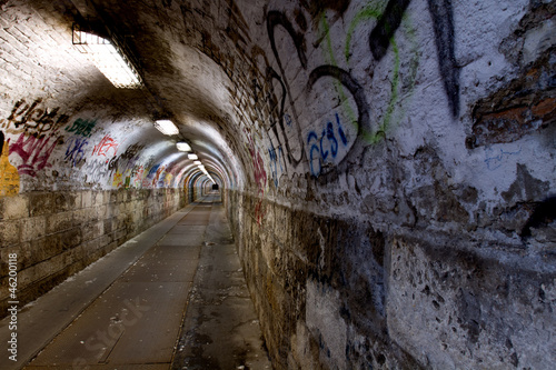 Obraz na płótnie canvas dwuczęściowy "dyptyk" Opuszczony tunel