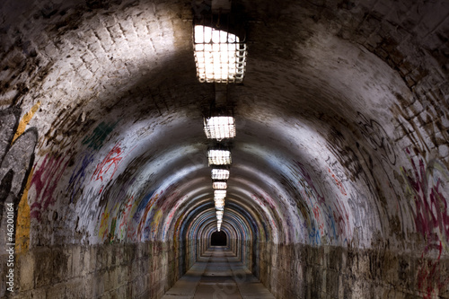 Obraz na płótnie canvas czteroczęściowy "tetraptyk" Opuszczony tunel