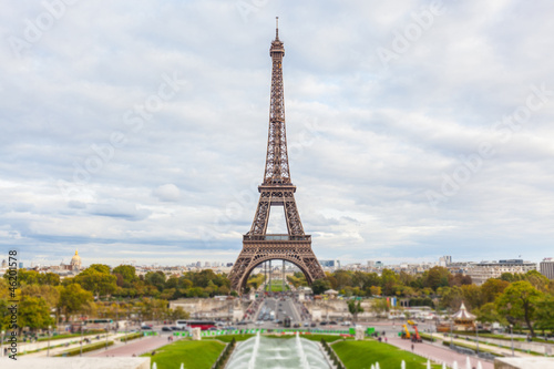 Board z aluminiowym obramowaniem Tour Eiffel w Paryżu