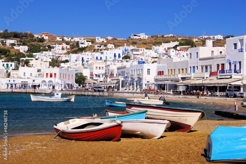 Plakat na papierze fotorealistycznym Miasto mykonos, widok na port, grecja