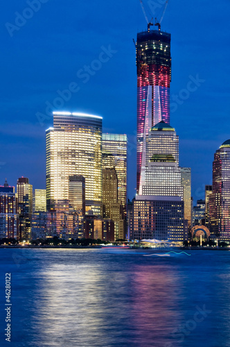 Plakat na papierze fotorealistycznym Wieża wolności na Manhattanie, Blue Hour - Nowy Jork