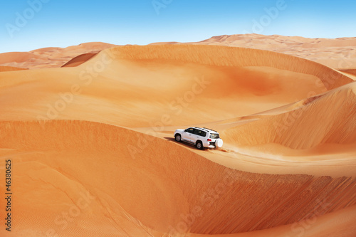 Naklejka nad blat kuchenny 4 by 4 dune bashing is a popular sport of the Arabian desert