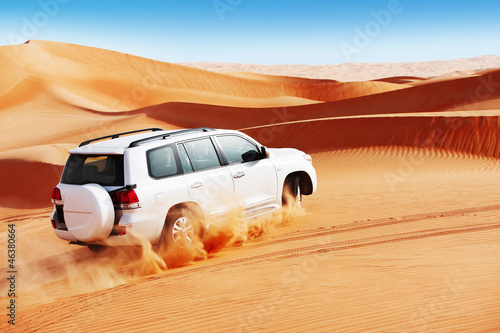 Naklejka na drzwi 4 by 4 dune bashing is a popular sport of the Arabian desert