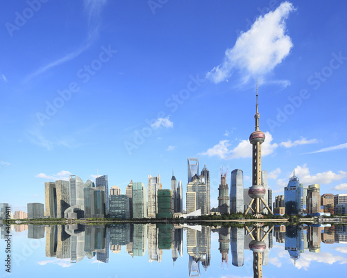 Board z aluminiowym obramowaniem Lujiazui strefy finansów i handlu Szanghaju skyline w nowym attractio