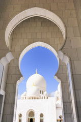 Wall Mural - Sheikh Zayed Mosque in Abu Dhabi,