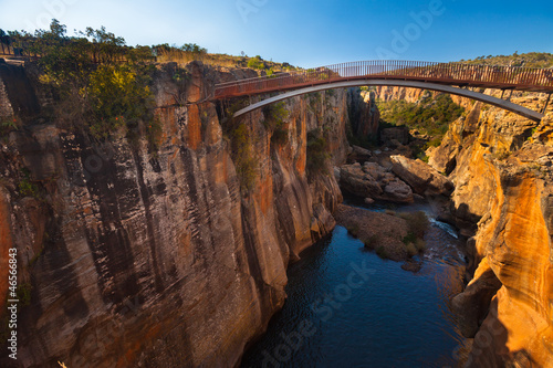 Nowoczesny obraz na płótnie Bourke's Luck Potholes bridge