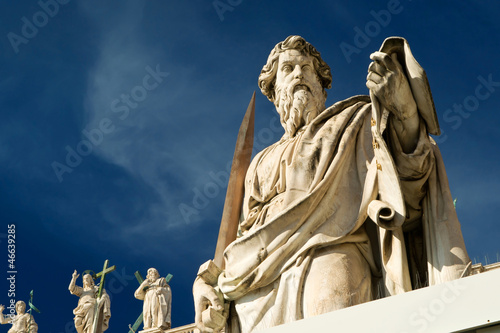 Fotomural Statue of Apostle Paul in front of the Basilica of St. Peter, Va