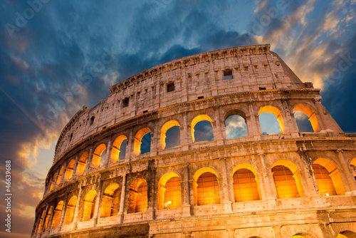 Obraz w ramie Wonderful view of Colosseum in all its magnificience - Autumn su