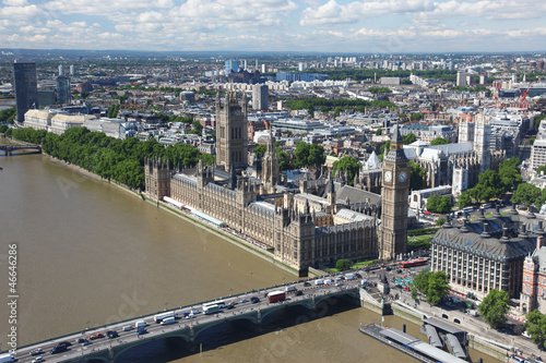Board z aluminiowym obramowaniem Big ben i dom parlamentu w londynie, wielkiej brytanii