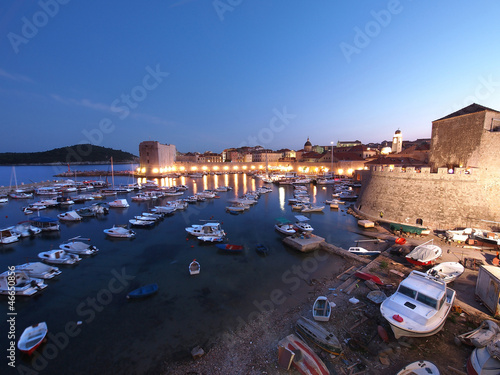 Board z aluminiowym obramowaniem Dubrovnik w nocy, Chorwacja