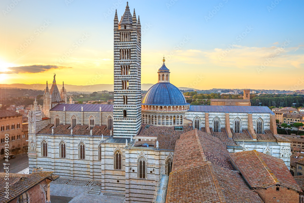 Siena sunset panoramic view. Cathedral Duomo landmark. Tuscany, - obrazy, fototapety, plakaty 