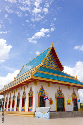 Photographie temple in thailand on the blue sky background