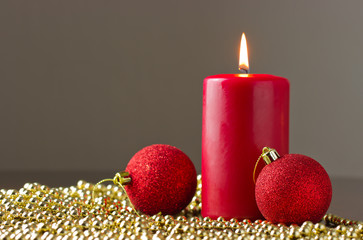 candle with christmas ball