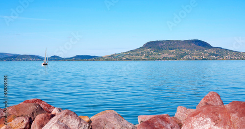 Tapeta ścienna Widok na badacsony nad jeziorem balaton, Węgry