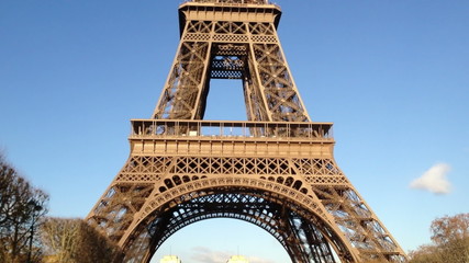 Fototapete - La Tour Eiffel - Beautiful colors of Eiffel Tower in Paris
