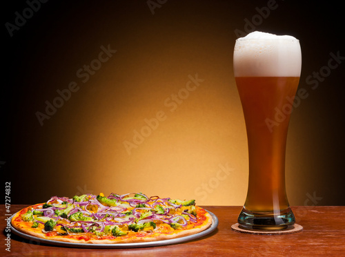 Board z aluminiowym obramowaniem Piwo i pizza