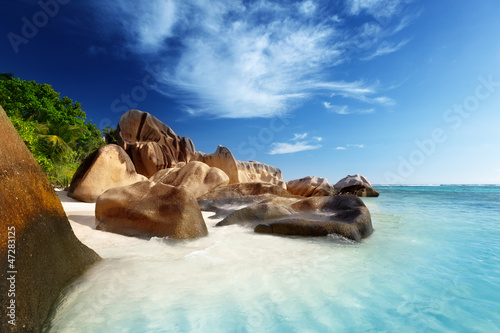 Board z aluminiowym obramowaniem Zachód słońca na plaży, anse źródło d'argent, wyspa la digue, seys