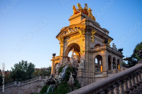 Plakat na papierze fotorealistycznym Fontanna w parku Cytadeli, barcelona
