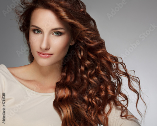 Naklejka na szybę Woman with Beautiful Curly Hair